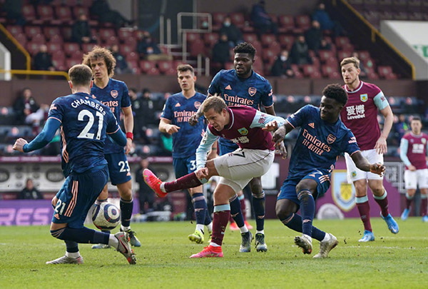 他的表现为 他的表现为