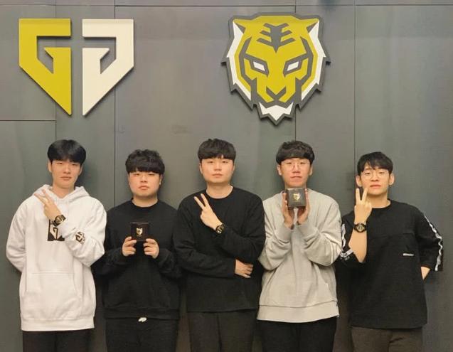 让球迷们为 让球迷们为